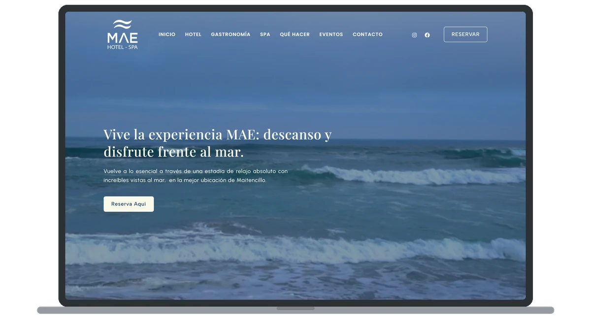 Sitio web del Hotel MAE en un portátil